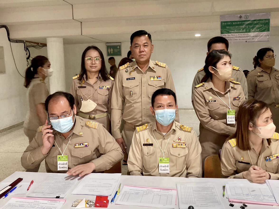 เขตสัมพันธวงศ์ ร่วมตรวจเยี่ยมการรับสมัครรับเลือกตั้งส ส 66 แบบแบ่งเขตเลือกตั้ง สำนักงานเขตสัม